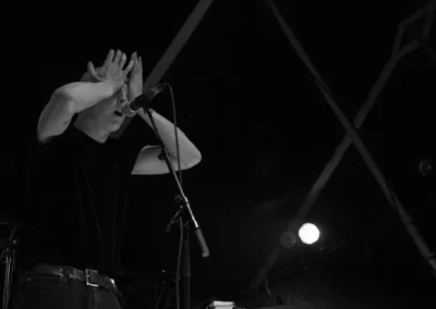 Photos live, Glabre live, solo musical, dark folk, post-rock and doom.